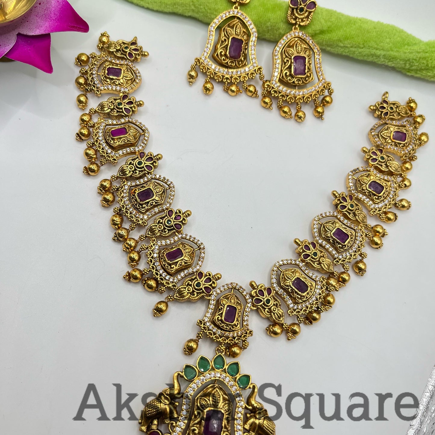 Rotatable Antique Lakshmi Necklace set