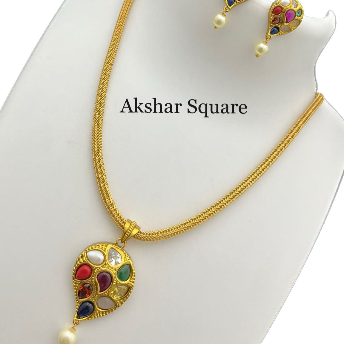Kemp Stone Pendent Necklace Set