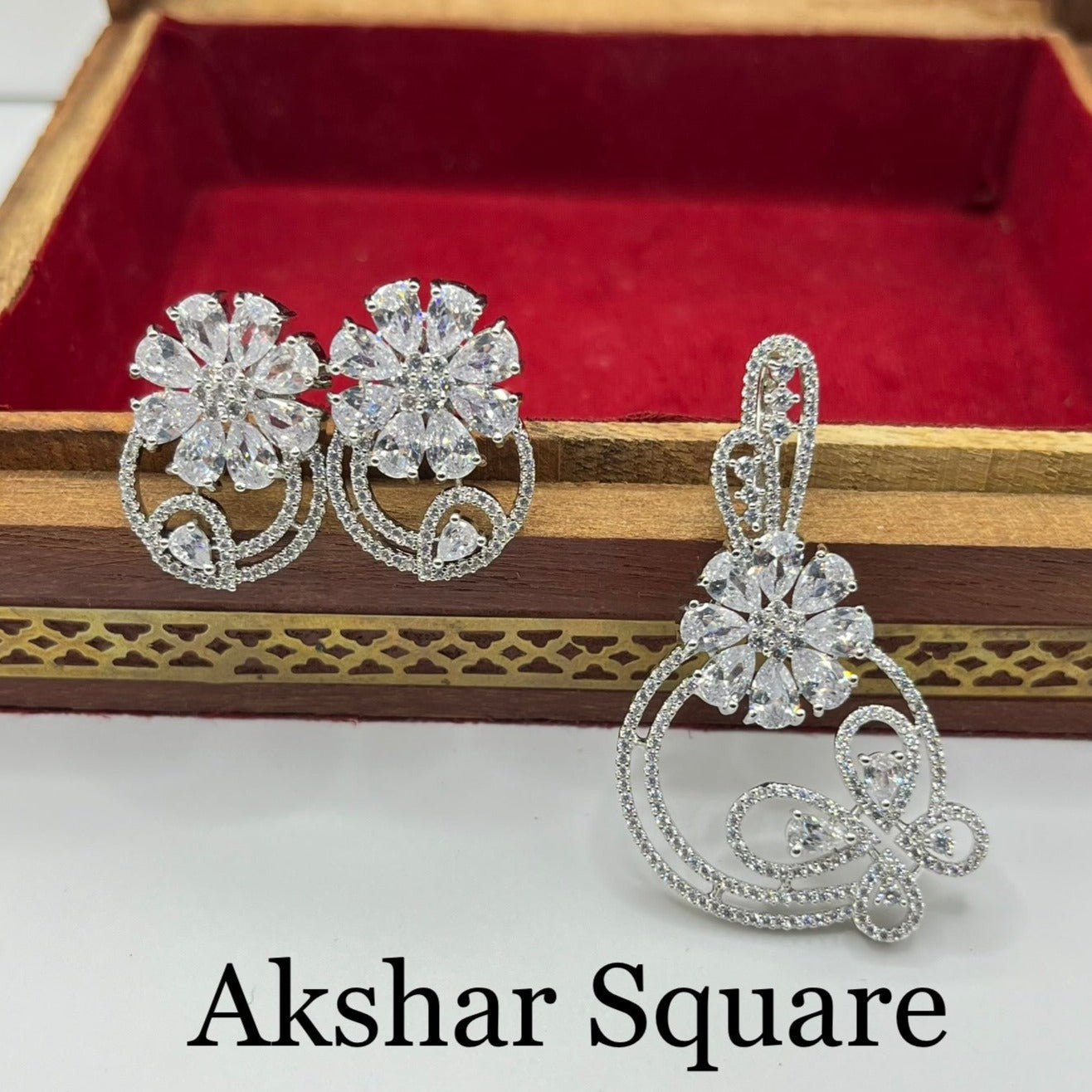 Rhodium finish pendant set