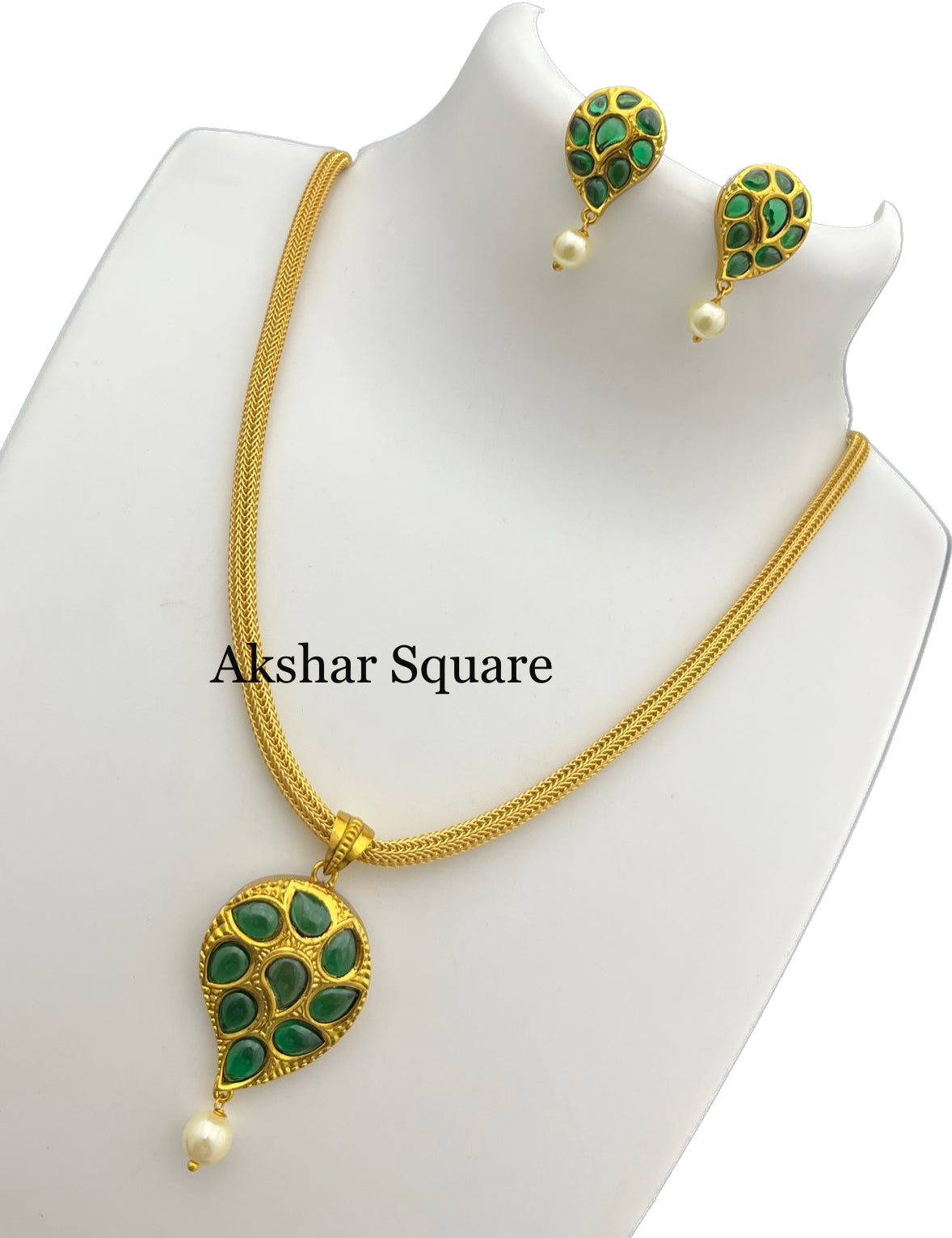 Kemp Stone Pendent Necklace Set