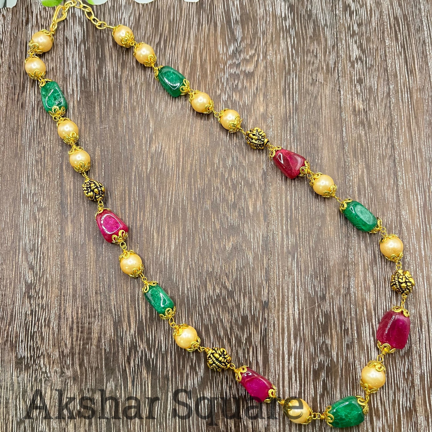 Color beads & pearls short mala