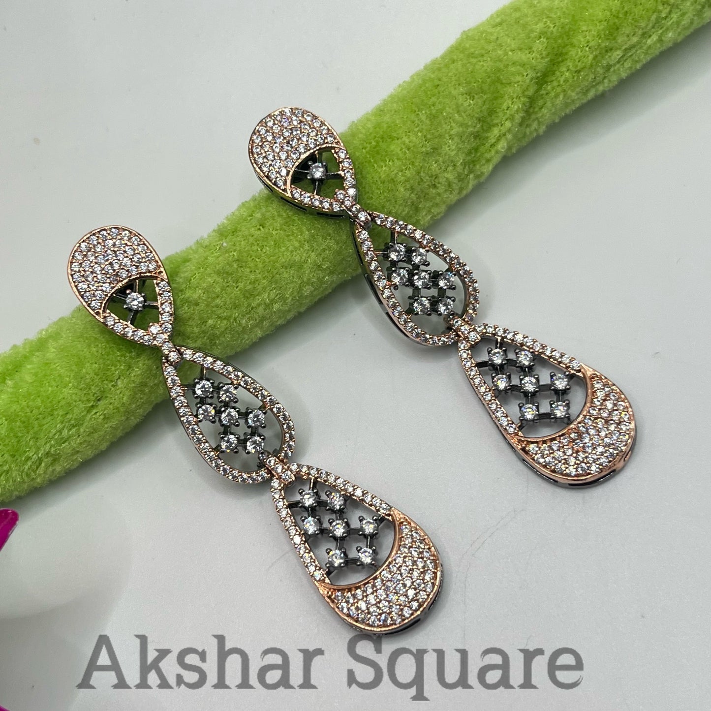 Trendy Victorian Cz Earrings