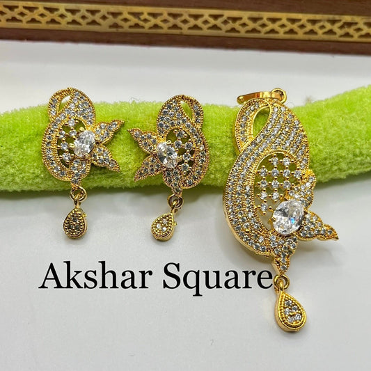 Gold finish pendant set