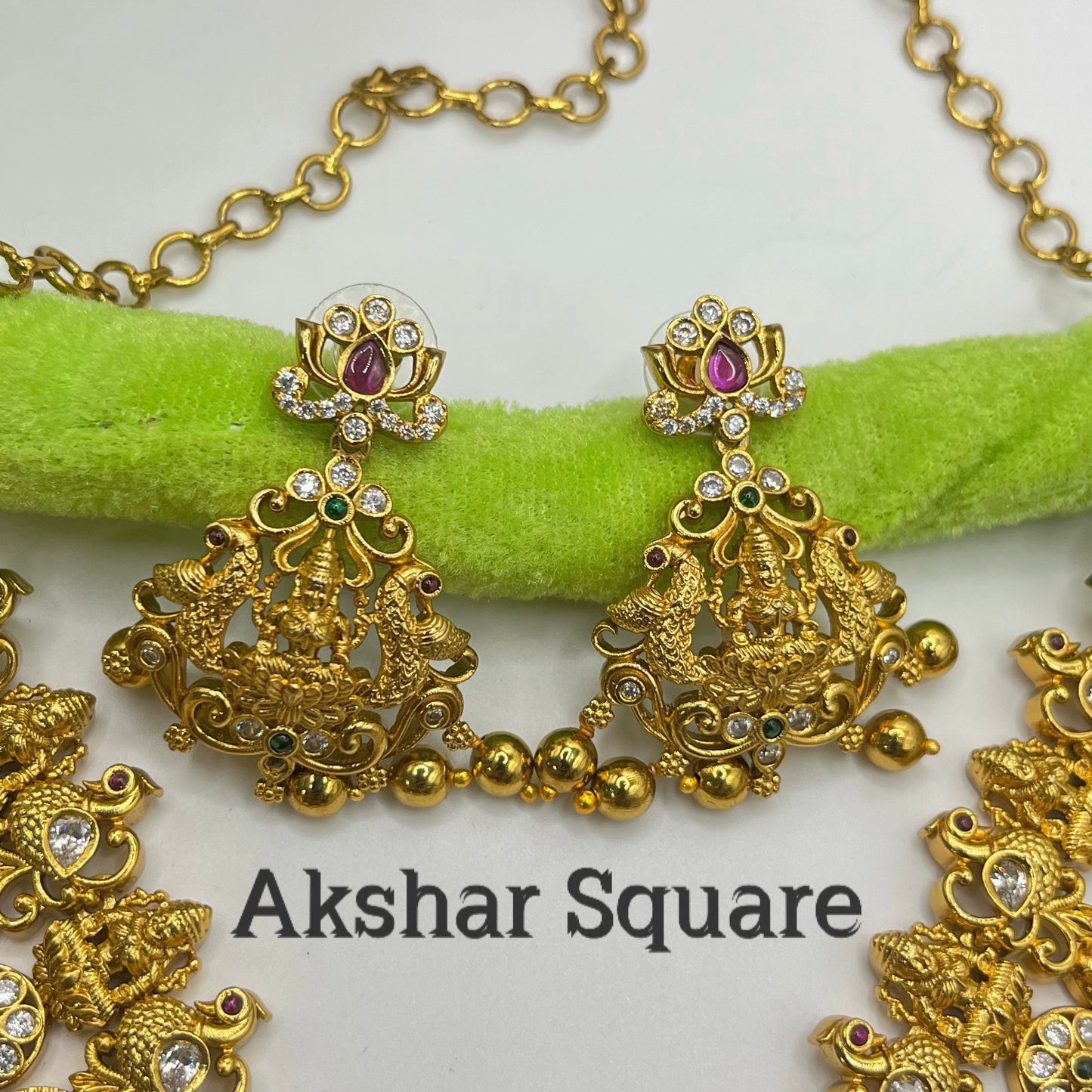 Micro matt finish temple necklace set